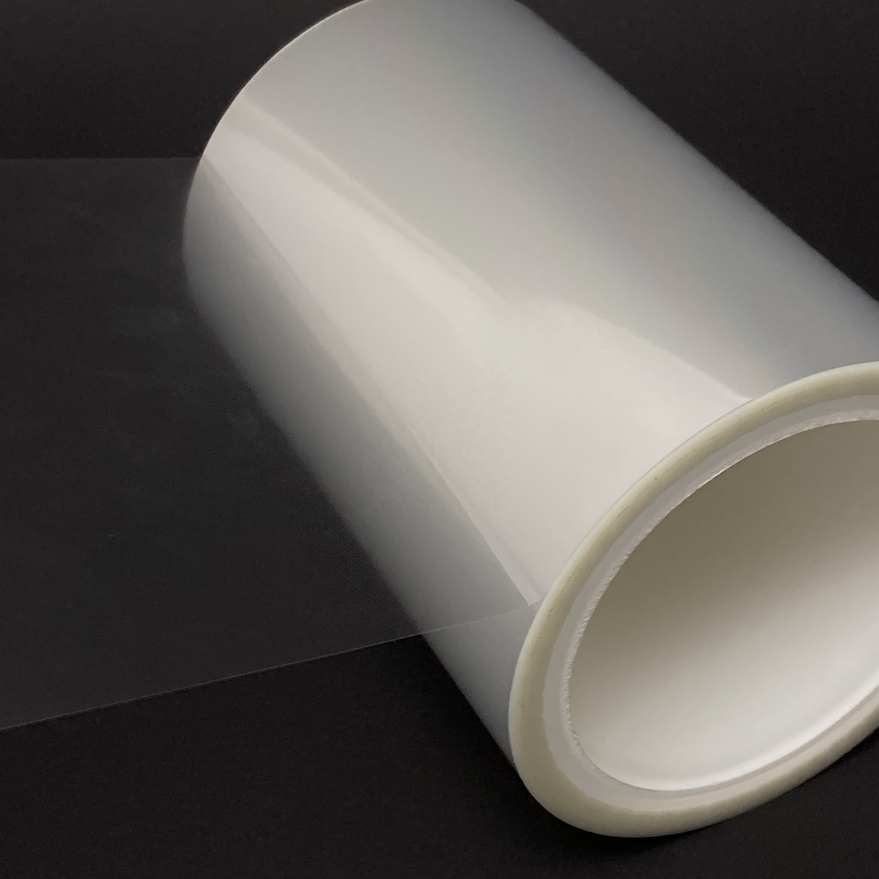 Made in China PET Transparent Protection Film Roll Film High Glossy Soft Hardness Surface Protection Film Roll for Cell Phones